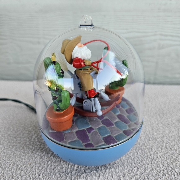 Hallmark Magic Home On the Range Light Motion Music Cowboy Santa Ornament VTG - Picture 6 of 10